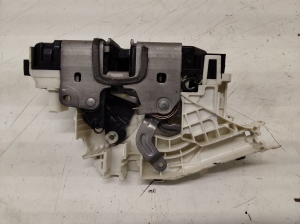 Mercedes Benz CLA-Class W117 (2013–2019) Tagumise külgukse lukk A0997305600 - 4