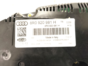 AUDI Q5 (2008–2017) Instrument cluster 8R0920981H - 2