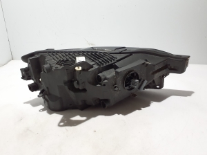 VOLVO XC60 (2017–2026) Esituli 32337382 - 6