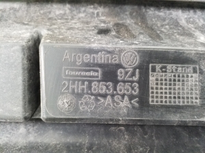 Volkswagen Amarok I (2010–2022) Kühlergrill 2HH853653 - 4