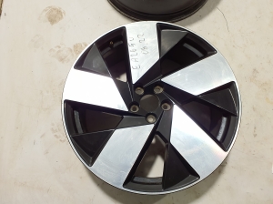 VOLVO C 40 I (2022–2026) Felge 32143629