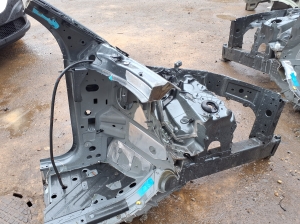 AUDI Q8 (2018–2026) Front outrigger 4M0805151 - 4