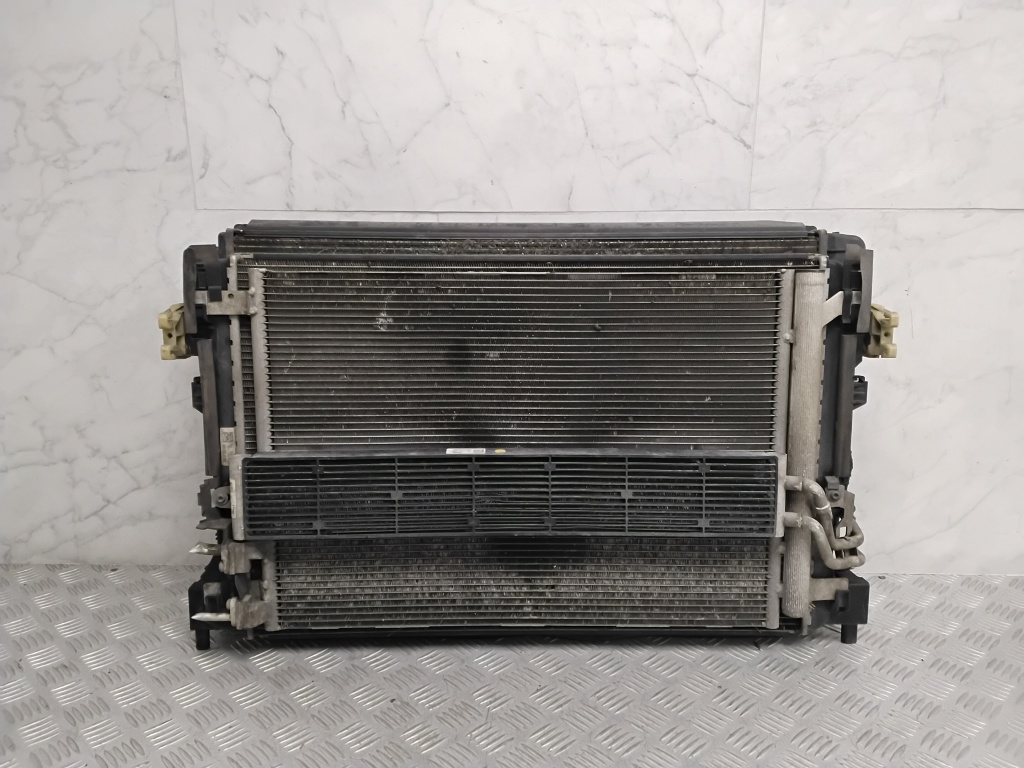 Volkswagen Passat B8 (2014–2023) Ensemble de radiateurs et ses pièces 5Q0121251EQ Volkswagen Passat B8 (2014–2023) Ensemble de radiateurs et ses pièces 5Q0121251EQ