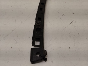 Mercedes Benz CLA-Class W117 (2013–2019) Tagakaitseraua kinnitus A1178850421 - 4