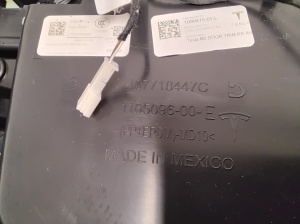 Tesla Model 3 3 (2016–2024) Rear side door panel 110509600E - 4