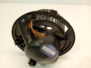 Volkswagen Passat B6 (2005–2010) Salongi puhuri mootor 3C1820015G - 3
