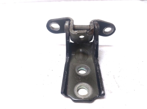 Kia Sorento (2014–2026) Front door lower hinge - 2
