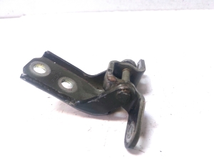 Kia Sorento (2014–2026) Front door lower hinge - 3