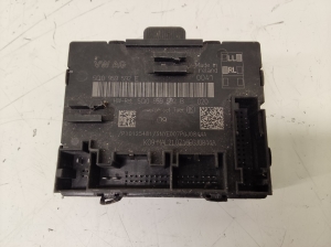 Priekšējo durvju vadības bloks - 5Q0959592E