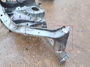 AUDI Q8 (2018–2026) Front outrigger 4M0805152 - 2