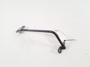 Mercedes Benz C-Class 204 (2007–2014) Esiraami keskosa lukust allapoole A2048980032 - 2