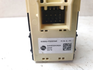 Kia Sorento (2014–2026) Front door glass switch 93581P2220WK - 2