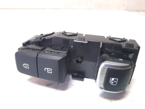 Front door glass switch - 93581P2220WK