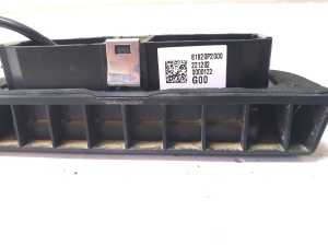 Kia Sorento (2014–2026) Trunk opening switch 81820P2000 - 3