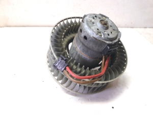 Mercedes Benz E-Class W211 (2002–2009) Salongi puhuri mootor 0130101138 - 3
