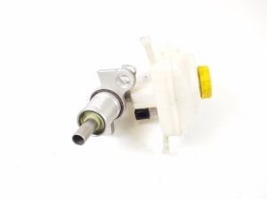 Porsche Panamera 970 (2009–2016) Brake master cylinder 97035591000 - 4