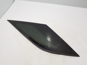   Rear quarter glass  - A1676708300 