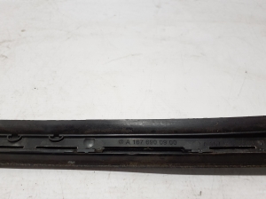 Mercedes Benz GLE-Class 167 (2019–2026) Windshield pillar outer molding A1676900900 - 3
