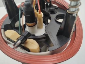Porsche Macan (2014–2026) Kütusepump paagis 95B919051P - 4