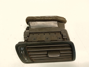 Volkswagen Passat B6 (2005–2010) Dashboard air vent grilles 3C1819702E - 3