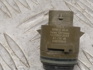 Tesla Model S S (2012–2026) PDC-Sensor vorne 109961200A - 3