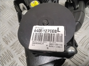 NISSAN Leaf II (2017–2026) Eesmine turvavöö 640512700B - 6