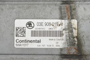 Skoda Fabia MK 2 (2007–2014) Engine control unit 03E906019AD - 4