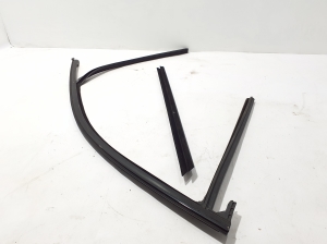 BMW X4 F98 (2019–2026) Front door rubber seal 7416496 - 3