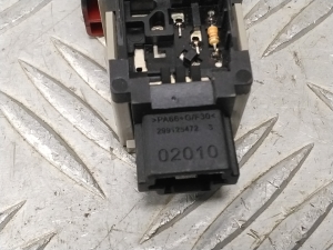 NISSAN Leaf II (2017–2026) Hazard light switch 299125472 - 2