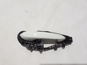 Vorderer Außentürgriff und seine Teile - 