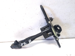 Kia Sorento (2014–2026) Front door check 221130A - 2