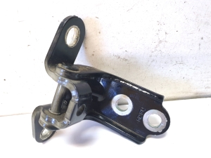 Kia Sorento (2014–2026) Rear side door lower hinge - 2