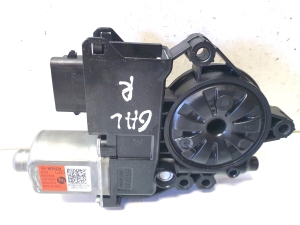 Rear side door window regulator motor - 83460P2010
