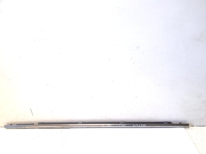 Kia Sorento (2014–2026) Rear side door outer window molding - 3