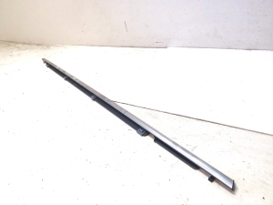 Kia Sorento (2014–2026) Rear side door outer window molding - 4