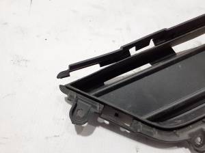 VOLVO XC40 (2017–2026) Front bumper lower grille 31449342 - 3