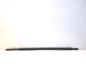Kia Sorento (2014–2026) Rear side door outer window molding - 3