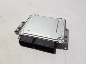 VOLVO XC40 (2017–2026) Engine control unit 32349194 - 2