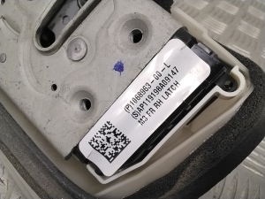 Tesla Model 3 3 (2016–2024) Serrure de porte avant 106896300L - 3