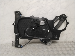 Front door window regulator - 109662114J