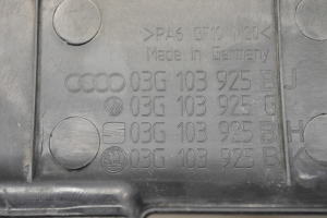 Volkswagen Passat B6 (2005–2010) Engine cover 03G103925 - 2