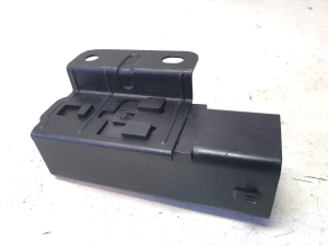 Kia Sorento (2014–2026) Glow plug relay 368302R200 - 4