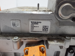 VOLVO XC40 (2017–2026) Invertors 32335806 - 4