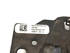 Tesla Model S S (2012–2026) Hood latch 1033011-00-D - 4