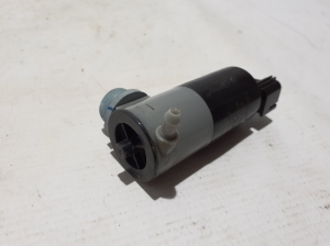 VOLVO XC40 (2017–2026) Front windshield washer pump 32237969 - 3