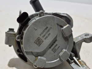VOLVO XC40 (2017–2026) Auxiliary water pump 32257968 - 2