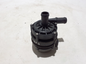VOLVO XC40 (2017–2026) Auxiliary water pump 32257969 - 2