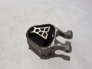 Engine bracket - 32298574