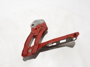 VOLVO XC40 (2017–2026) Hood hinge 32297490 - 3