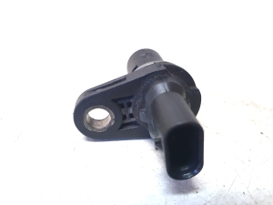 Kia Sorento (2014–2026) Crankshaft position sensor 393002R000 - 3